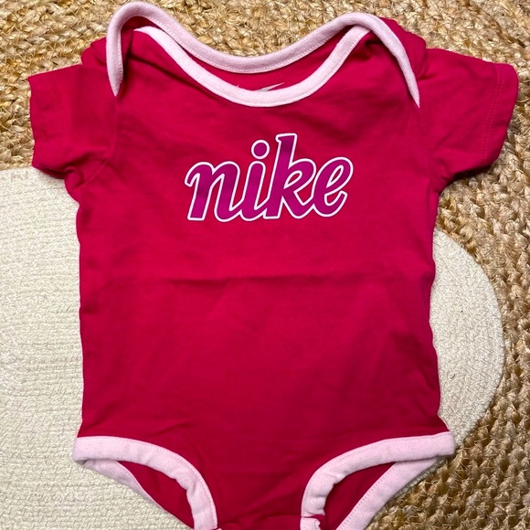 Vintage 90s/2000s Nike Baby Onesies 3-6 months Set of 5 - Picture 5 of 7